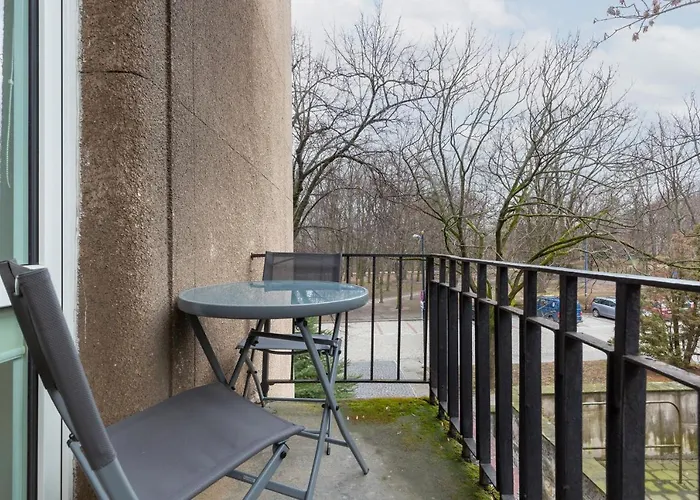 Apartment Downtown By The Park By Renters