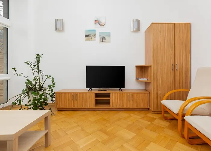 Apartment Downtown By The Park By Renters