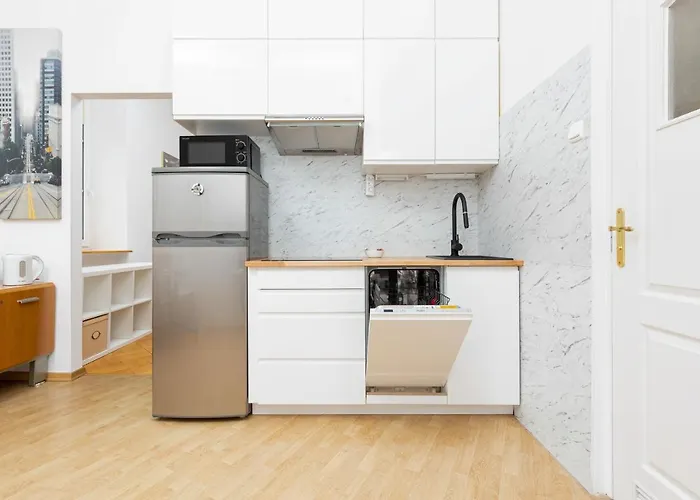 Apartment Downtown By The Park By Renters